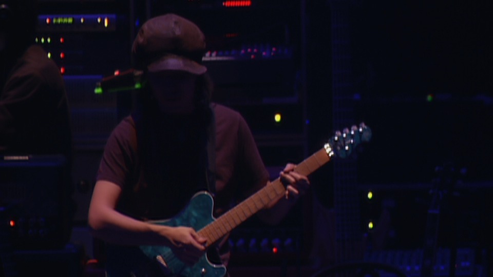 ZARD (坂井泉水) – ZARD LIVE 2004“What a beautiful moment