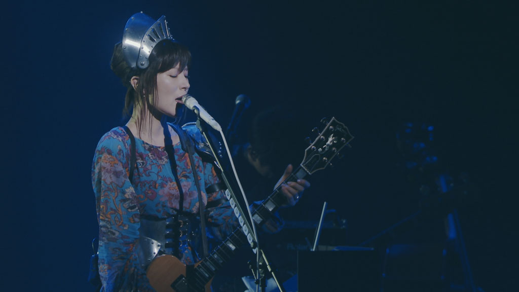 椎名林檎(Shiina Ringo) – 椎名林檎と彼奴等の居る真空地帯(2018