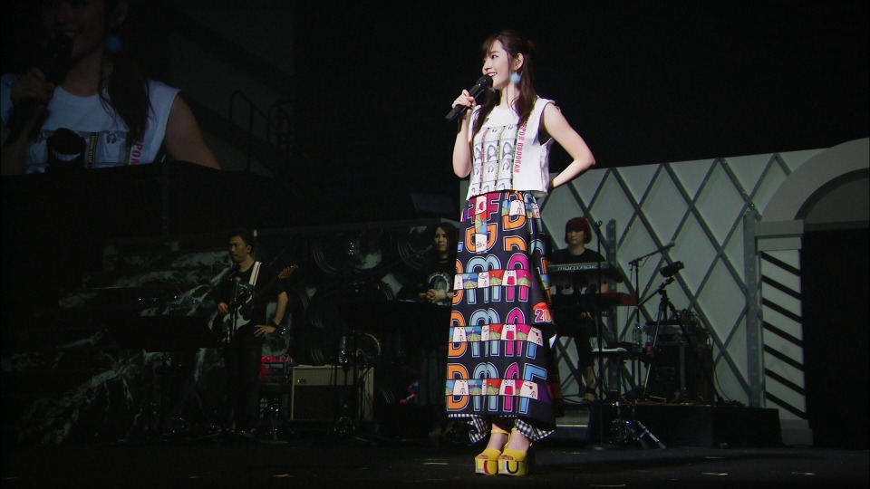 鈴木愛理 1st LIVE ?Do me a favor @ 日本武道館?(特典なし) [Blu-ray] mxn26g8 71LJR80sXOL._AC_UL210_SR210,