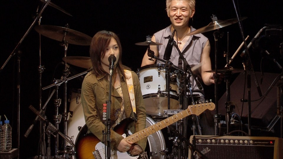 YUI 吉冈唯 – Thank you My teens ~First Live Video~ (2012) 1080P蓝光原盘 [BDISO 14.9G]Blu-ray、日本演唱会、蓝光演唱会8