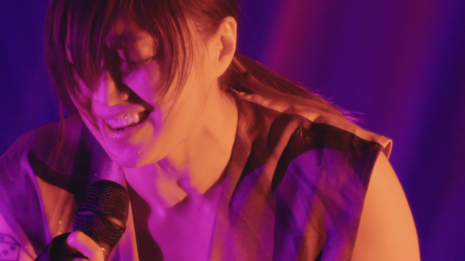 鬼束千寻 (鬼束ちひろ, Chihiro Onitsuka) – LIVING WITH A GHOST (2021) 1080P蓝光原盘 [BDMV 22.9G]Blu-ray、日本演唱会、蓝光演唱会2