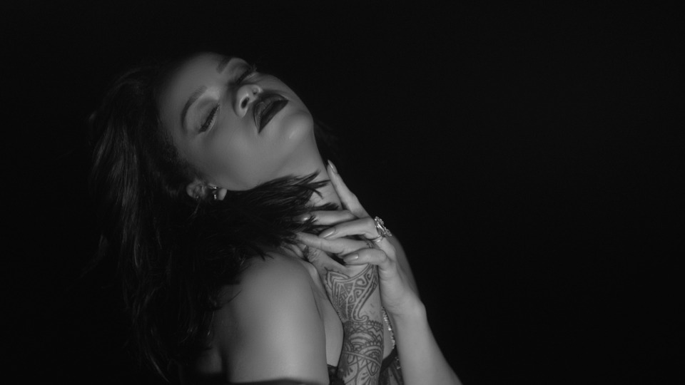 [PR] Rihanna – Kiss It Better (官方MV) [ProRes] [1080P 4.49G]