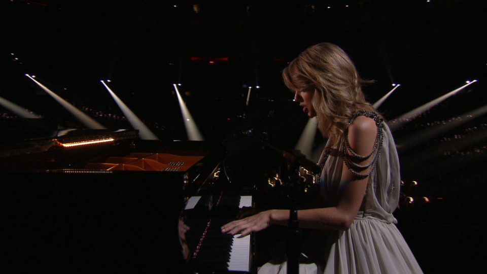 格莱美现场 : Taylor Swift – All Too Well (56th Grammy Awards) [HDTV 2.24G]