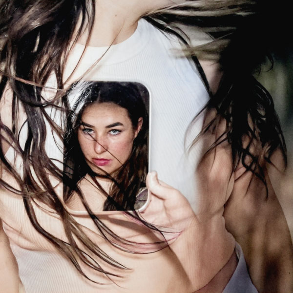 Mia Wray – Stay Awake (2023) [FLAC 24bit／44kHz]