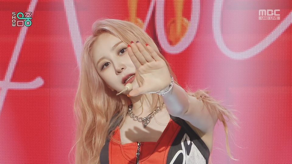 [4K60P] Lee Chae Yeon – KNOCK (Music Core MBC 20230415) [UHDTV 2160P 1.72G]