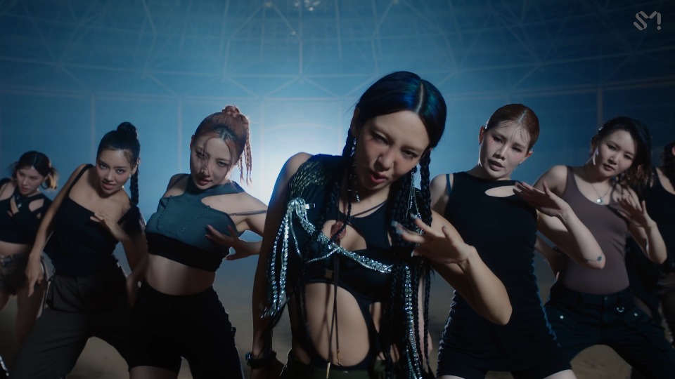 [4K] HYO 孝渊 – Picture (Performance Video) (Bugs!) (官方MV) [2160P 1.38G]