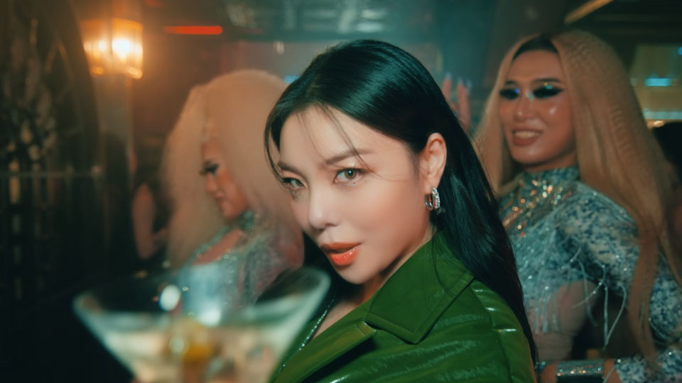 AILEE 李艺真 – RA TA TA (Feat. Lil Cherry) (Bugs!) (官方MV) [1080P 1.34G]