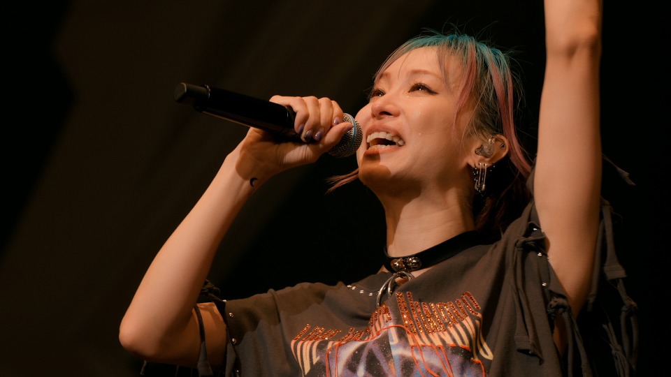 LiSA 织部里沙– LiVE is Smile Always～LANDER～at TOKYO GARDEN