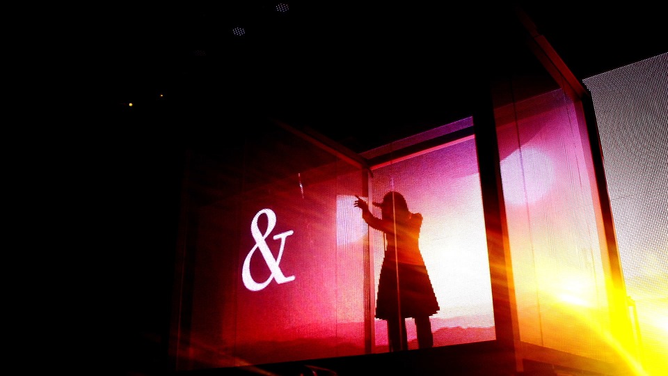 Ado – Ado 1st Live「喜劇」Adoのベストアドバム [初回限定喜劇盤