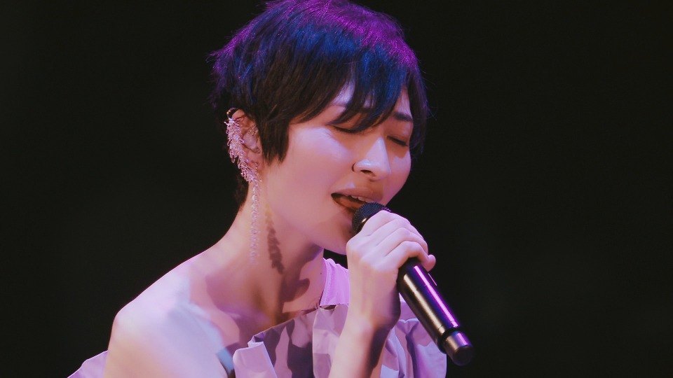 坂本真绫– 坂本真綾25周年記念LIVE「約束はいらない」at 横浜アリーナ
