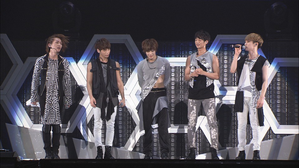 SHINee/THE FIRST JAPAN ARENA TOUR\\"SHIN… SHINee THE FIRST JAPAN ARENA TOUR SHINee WORLD 2012 [初回
