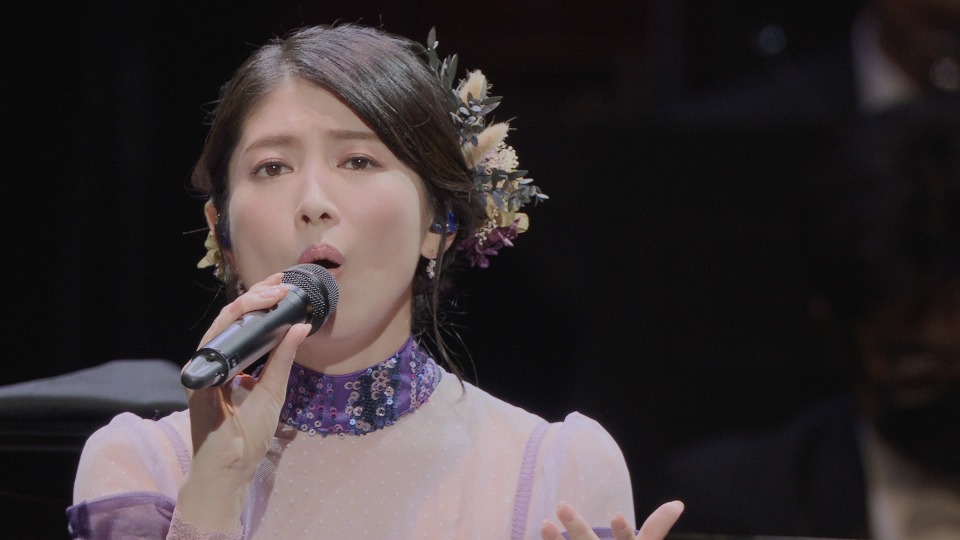 茅原実里 Minori Chihara Live Re:Collection 〜SUMMER CHAMPION 2021 & ORCHESTRA CONCERT 2020 Graceful bouquet〜 Blu-ray Disc 茅原実里\u2013 Minori Chihara Live Re:Collection～SUMMER CHAMPION 2021